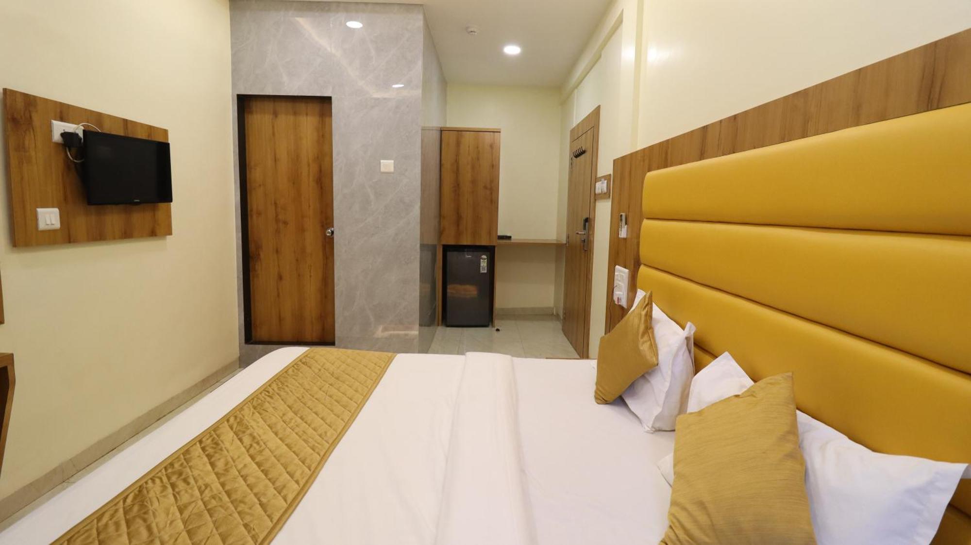Hotel National - Grant Road มุมไบ ภายนอก รูปภาพ