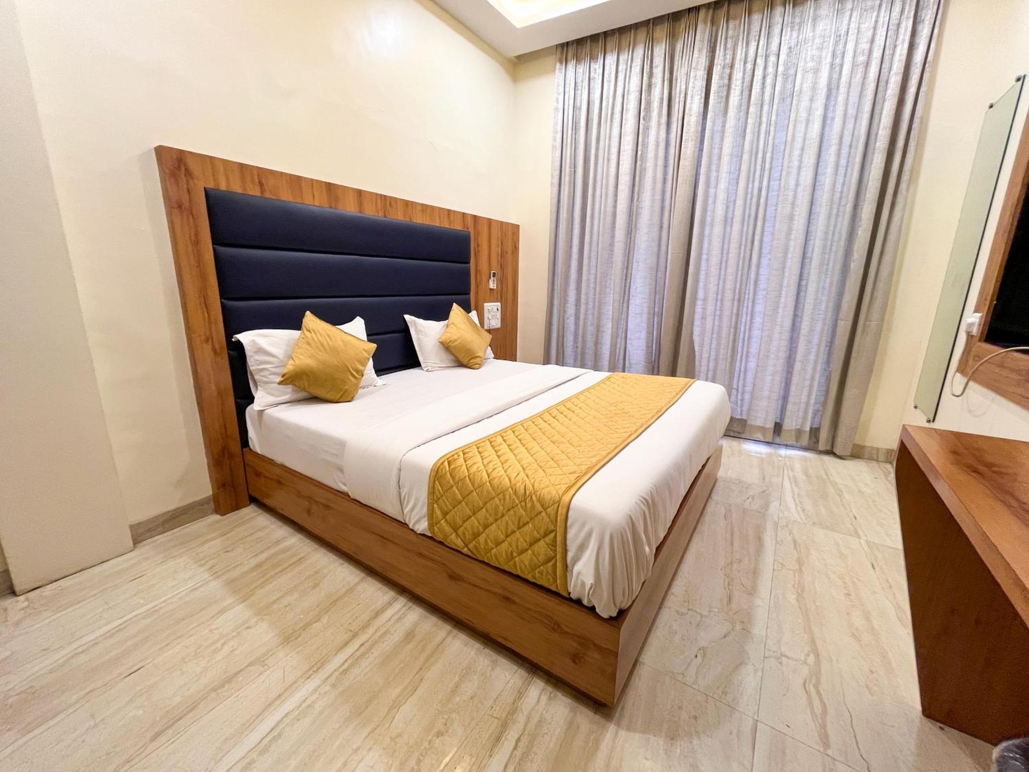 Hotel National - Grant Road มุมไบ ภายนอก รูปภาพ