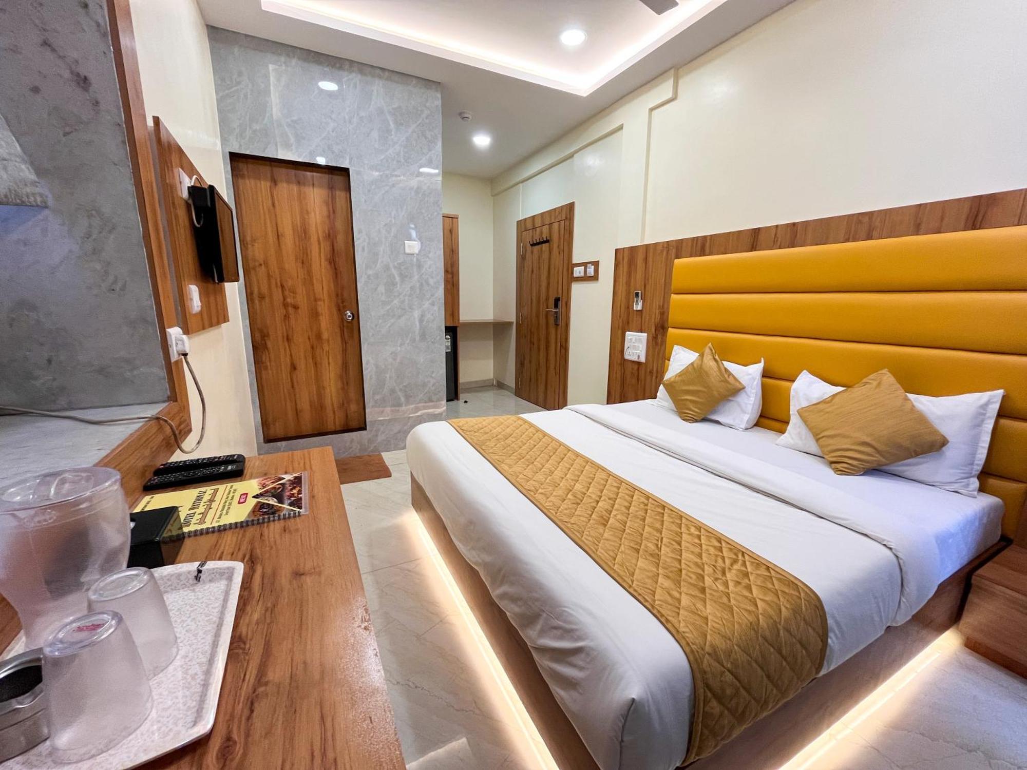 Hotel National - Grant Road มุมไบ ภายนอก รูปภาพ